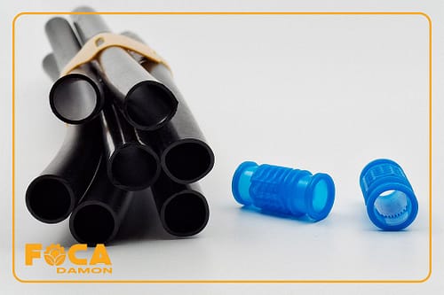 لوله آبیاری قطره ای یا لوله پلی اتیلن کشاورزی چیست؟ (2 نوع) 4 تصویر لوله آبیاری قطره ای یا لوله پلی اتیلن به همراه قطره چکان