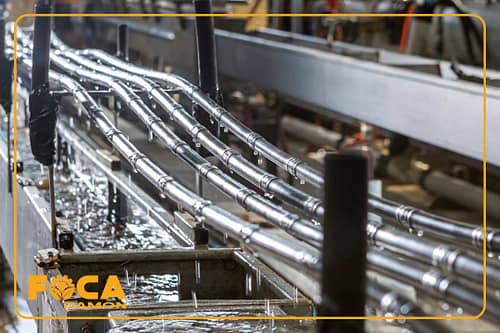 لوله آبیاری قطره ای یا لوله پلی اتیلن کشاورزی چیست؟ (2 نوع) 7 تصویر لوله آبیاری قطره ای یا لوله پلی اتیلن قطره چکان دار در کارخانه