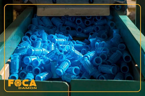 لوله آبیاری قطره ای یا لوله پلی اتیلن کشاورزی چیست؟ (2 نوع) 5 تصویر قطره چکان داخل لوله آبیاری قطره ای یا لوله پلی اتیلن